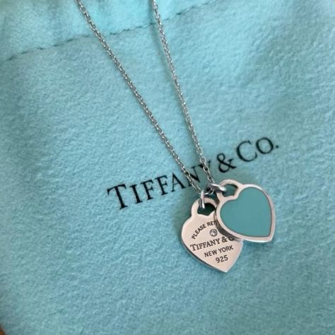 #necklace #tiffany #jewelry #diamond #girlblogger #elegant #fyp #aesthetic #tiffanyandco shuffles Tiffany And Co Necklace Aesthetic, Tiffany Jewelry Aesthetic, Tiffany Necklace Aesthetic, Tiffany Aesthetic, Tiffany Girls, Tiffany And Co Necklace, Fyp Aesthetic, Necklace Aesthetic, Return To Tiffany