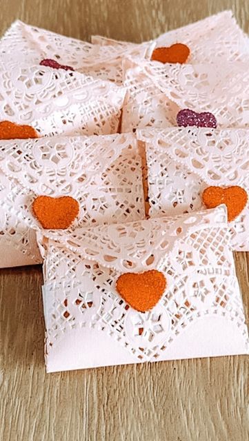 Lace Valentine Heart, Valentine's Day Crafts For Adults, Valentine's Appetizers, Convo Pit, Diy Valentines Gifts For Kids, Geography Crafts, Diy Valentine's Gifts For Kids, Valentine Envelopes, Heart Doilies