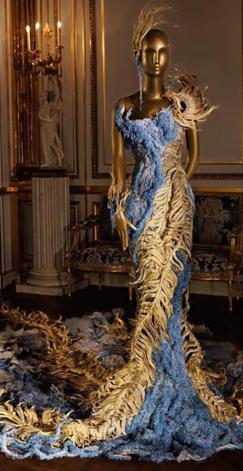 Guo Pei Couture, Diamond Dresses, Guo Pei, Legion Of Honor, The Legion, Fantasy Dress, Glam Dresses, Fantasy Fashion, Dream Dress