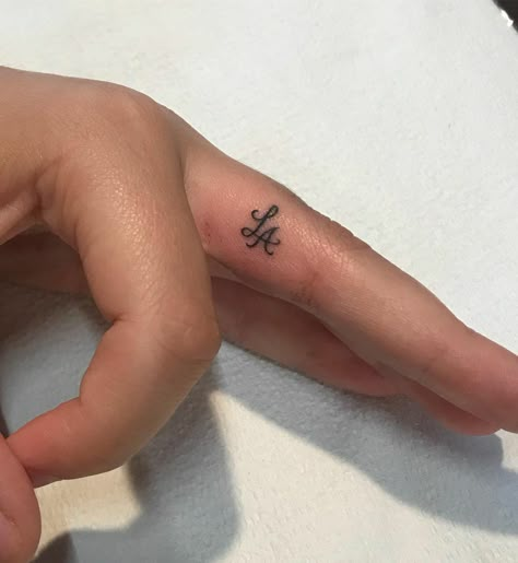 Inside Finger Tattoos, Skull Thigh Tattoos, F Tattoo, Husband Tattoo, Z Tattoo, Finger Tattoo For Women, L Tattoo, Initial Tattoo, Cute Tiny Tattoos