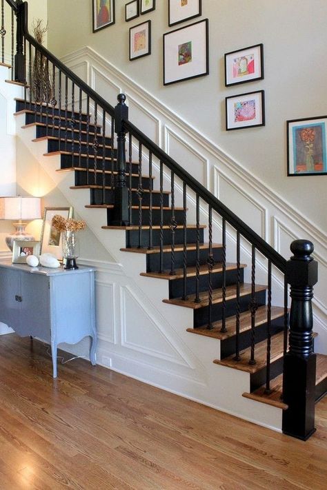 Stairs ideas Wood Floor Stairs, Stairs Makeover Design, Stair Railing Makeover, Painted Staircases, Black Stairs, White Stairs, Stair Makeover, Diy Staircase, Stairs Makeover