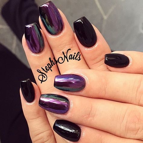 ChromeOmbre 😍❤️ using @kiaraskynails gel under the chrome in black! Judy Nails, Chrome Powder Nails, Black And Purple Nails, Black Chrome Nails, Purple Chrome Nails, Gothic Make Up, Wine Nails, Nail Art Halloween, Chrome Nails Designs