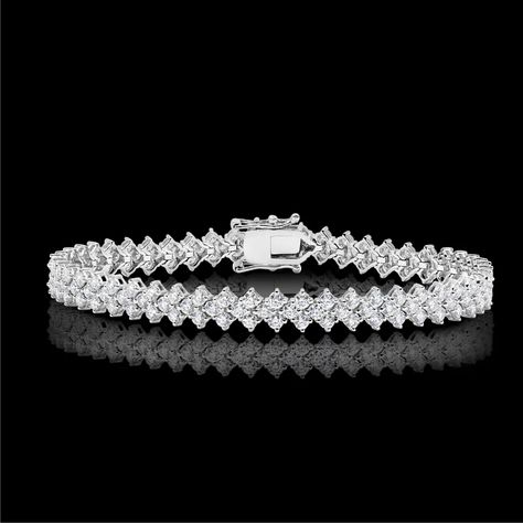 For all the tennis lovers, we have the perfect tennis bracelet for you. Get yours from Kalyan. Kalyan Jewellers, Diamond Bangles, Diamond Bracelet Design, Fish Tail, Box Clasp, Bracelet Online, Diamond Bangle, Tennis Bracelet Diamond, Diamond Set