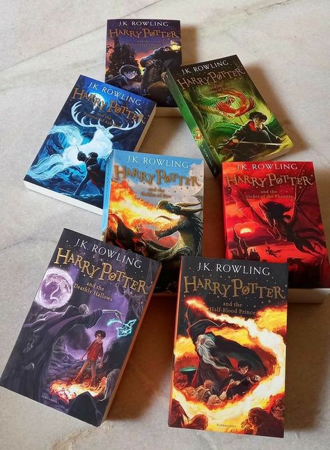 Phoenix Harry Potter, Rowling Harry Potter, Harry Potter Deathly Hallows, Potter Facts, Fantasy Books To Read, Harry Potter Gifts, Inspirational Books To Read, Book Things, Harry Potter Wallpaper