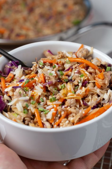 Healthy Egg Roll in a Bowl Healthy Egg Roll, Vegetarian Egg Rolls, Healthy Egg Rolls, Protein Veggies, Whole30 Dinner, Vegan Coleslaw, Eggroll In A Bowl, Egg Roll In A Bowl, Low Carb High Protein