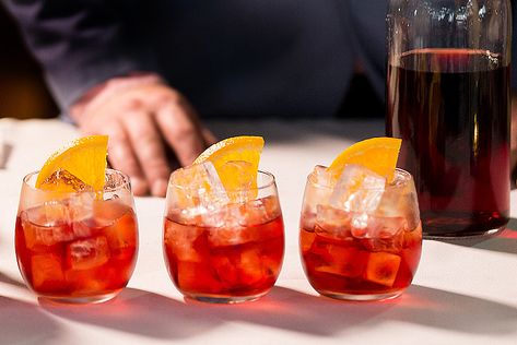 Bar Rescue Food Recipes, Batch Negroni, Negroni Bar, Easiest Cocktails, Premade Cocktails, Amaro Cocktails, Rye Cocktails, Cognac Cocktail, Negroni Recipe