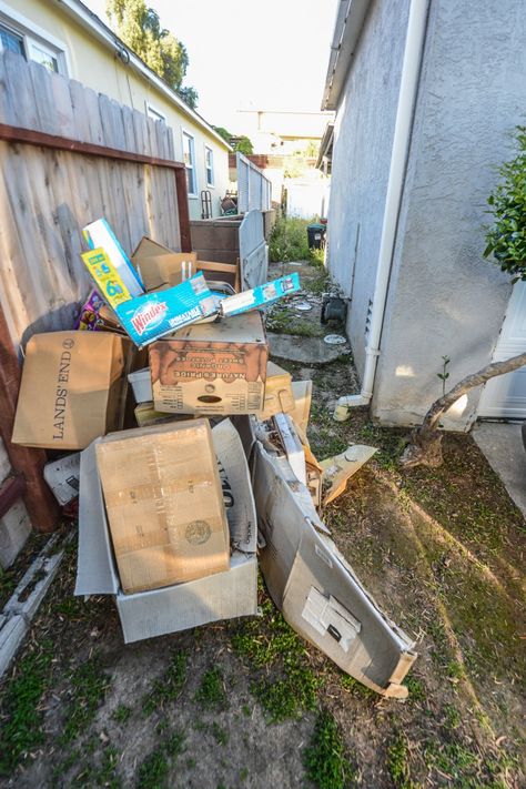 Cleaning up the side yard is tedious and overwhelming to think about, but it's 100% worth it to clean up. This is because cardboard, mattresses, and misc junk outside are notorious rat hotels, especially when the area has low traffic! Cleaning up junk outside not only gives you room to walk, but it keeps pests out of your yard. Book your free estimate today to see how we can help! 📲 619-376-3198 🌐 www.thejunkmed.com Junk Removal, Side Yard, Clean Up, Worth It, The Outsiders, Yard, Canning, Quick Saves