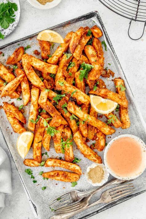 EASY INDIAN MASALA CHIPS RECIPE Masala Fries Recipe, Chips Masala Recipe, Potatoe Ideas, Masala Chips, Street Food Recipes, Healthy Broccoli Salad, Masala Fries, Healthy Broccoli, Salad Dressing Recipes Healthy