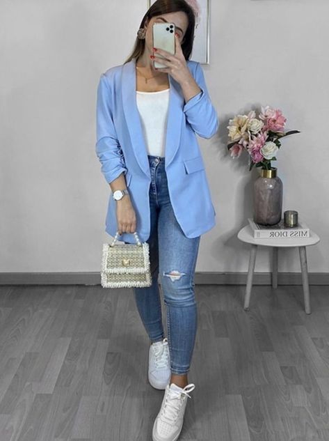 Denim Jeans Office Outfit, Blazer Celeste Outfits Mujer, Blue Blazer Outfit, Light Blue Blazer, Outfits Con Jeans, Casual Work Outfits Women, Blazer Bleu, Professional Work Outfit, Mode Zara