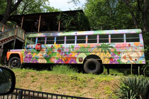 Painted School Bus, School Bus Painting, School Bus Classroom, Bus Mural, Smoothie Shack, School Bus Art, Bus Aesthetic, Bus Van Life, Skoolie Conversion