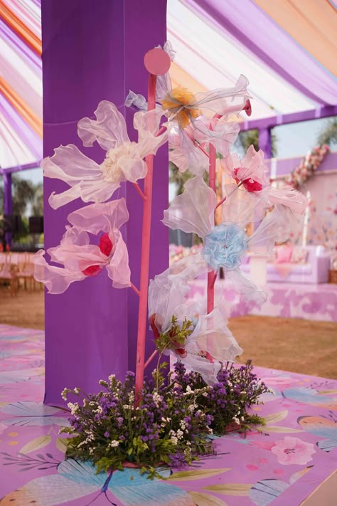 Mehendi Event, Floral Mehendi, Haldi Decoration Ideas, Mehendi Ideas, Lavender Theme, Haldi Decor, Pastel Lavender, Carnival, Lavender