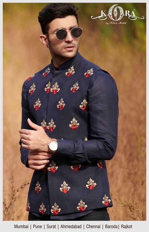 Waistcoat Men Wedding, Whatsapp Dp For Boys, Indian Wedding Suits Men, Wedding Dresses Men, Mens Indian Wear, Dp For Boys, Wedding Kurta For Men, Boys Kurta Design, Mens Wear Wedding