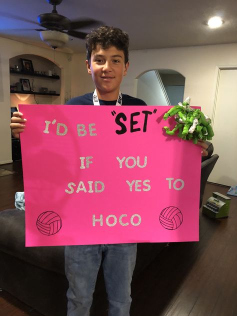 Homecoming proposal idea for a volleyball player Hoco Proposals Ideas Volleyball, Proposal Ideas Simple, Cute Hoco Proposals, Homecoming Poster Ideas, Formal Proposals, Cute Proposal Ideas, Volleyball Poster, Prom Posters, Homecoming Signs