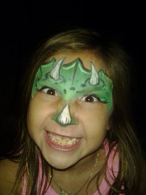 This is a triceratops I made on my neighbor Dinosaur Face Painting, Face Painting For Boys, Dinosaur Halloween, Kids Face Paint, Dinosaur Costume, Face Painting Halloween, Face Painting Designs, Daycare Crafts, Dinosaur Art