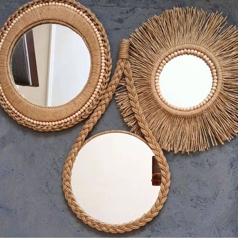 Raffia Decor, Wall Macrame, Boho Mirror, Macrame Mirror, Boho Crafts Diy, Diy Boho Decor, Diy Yarn Crafts, Mirror Design Wall, Craft Room Decor