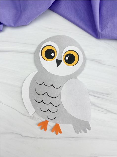 This snowy owl printable craft is a fun and easy activity for kids! Download the FREE printable template and make it today. Print, cut, and glue to make this adorable little birdie friend. this is a perfect wintertime activity that helps with fine motor skills too. Your child will love it! Snowy Owl Preschool Craft, Winter Animal Crafts For Kids, Owl Footprint, Snow Owl Craft, Snowy Owl Craft, Arctic Animals Crafts, Winter Animal Crafts, Owl Printable, Hearts Paper Crafts