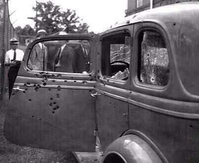 Bonnie & Clyde's Car 1934 Bonnie And Clyde Car, Clyde Barrow, The Babadook, Bonnie Parker, Bonnie And Clyde, Dust Bowl, History Nerd, Bonnie Clyde, Historical Moments