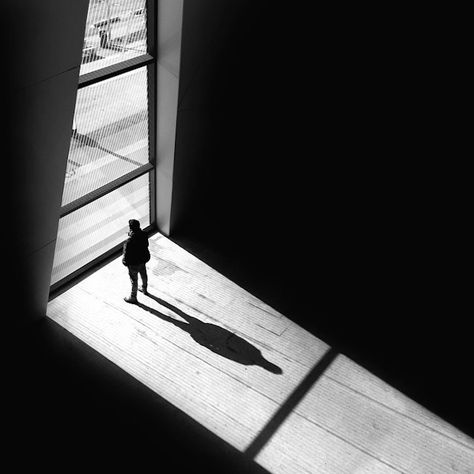 Rui Veiga's striking street photos explore the dramatic interplay of light and shadow. #photography Serge Najjar, Light And Shadow Photography, Shadow Photography, Minimalist Photography, Grid Design, White Photos, Instagram Photography, Black White Photos, Street Photo