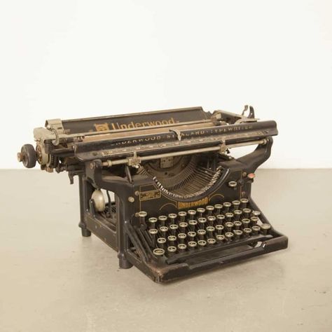 For sale: Underwood Standard typewriter, 1920s 1920s Technology, 1920 Technology, Victorian Technology, 1920s Furniture, 1920s Home Decor, Typewriter Machine, Old Typewriter, Underwood Typewriter, 1920s Typewriter