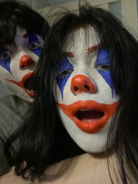 Couple Face Paint, Couples Face Paint, Clown Couple, Bunny Halloween Makeup, Scary Face Paint, Clown Face Paint, Cute Clown Makeup, Holloween Makeup, Anime Cosplay Makeup