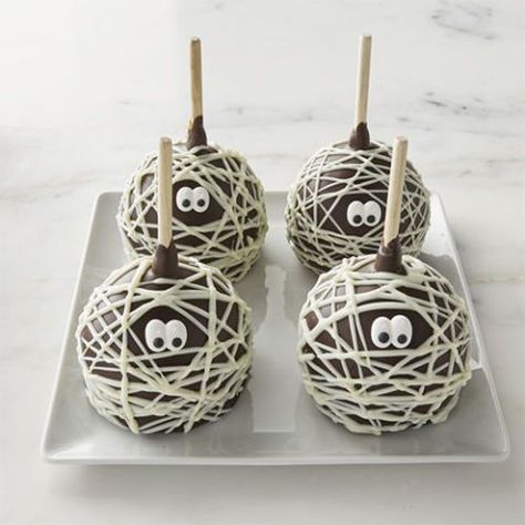 Halloween Carmel Apple, Caramel Apples Halloween, Halloween Candy Apples, Covered Apples, Halloween Deserts, Mini Caramel Apples, Candy Apple Recipe, Halloween Apples, Postres Halloween