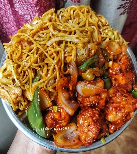 Chili Garlic Noodles, Chilli Garlic Noodles, Veg Manchurian, Chicken Chilli, Variety Food, Chinese Dinner, Breakfast Recipes Indian, Garlic Noodles, Chilli Chicken