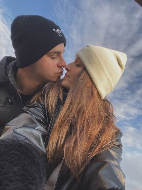 Peleg Zluf | Aesthetic picture inspo #aesthetic #winter #winteroutfit #couplegoals #coupleinspo #inspo Picture Inspo Aesthetic, Couple Winter, Couple Selfie, Matching Hats, Crochet Winter Hats, Me And Bae, Simple Crafts, Cool Winter, Couple Selfies