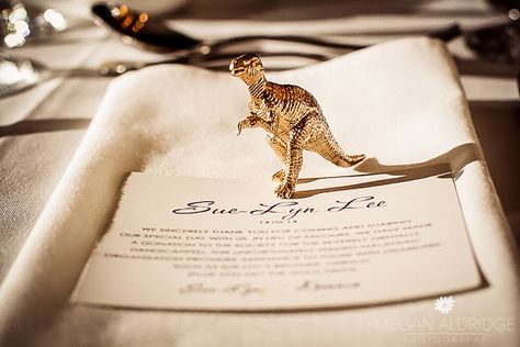 Gorgeous Gold Dinosaur place setting A wedding night at the museum – Melbourne Museum wedding Night At The Museum Wedding, Prehistoric Wedding, Museum Wedding Ideas, Dinosaur Fashion, Dino Wedding, Museum Party, Dinosaur Wedding, Yarra Valley Wedding, Isla Nublar