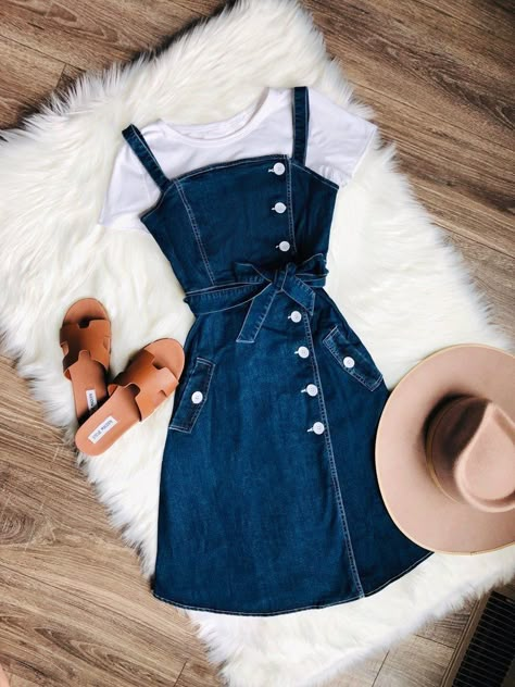 Cute Dress Outfits, Trendy Dress Outfits, Jean Dress, Stil Elegant, Stylish Dresses For Girls, Stylish Dress Designs, Fashion Design Clothes, Girls Fashion Clothes, Teenage Fashion Outfits