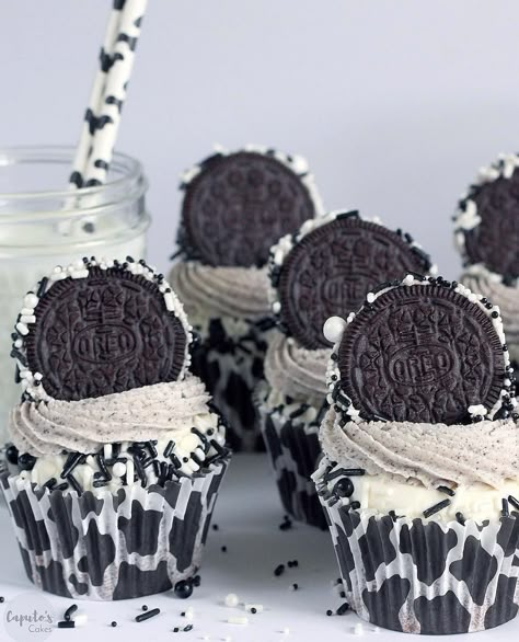 Cow Print Cupcakes, Cow Baby Shower Theme, Cow Print Birthday, Cow Cupcakes, Oh Toodles, Animal Cupcake, Mouse Cupcakes, Cow Birthday Parties, Mickey Mouse Cupcakes