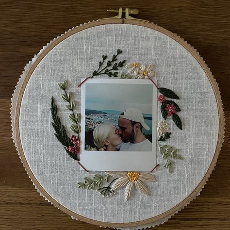 Home Is Where The Heart Is Embroidery, Embroidery Hoop Picture Frame, Embroidered Photo Frames, Embroidered Picture Frame, Photo Embroidery Hoop, Embroidery Picture Frame, Ultrasound Embroidery, Fabric Sketchbook, Embroidered Photo