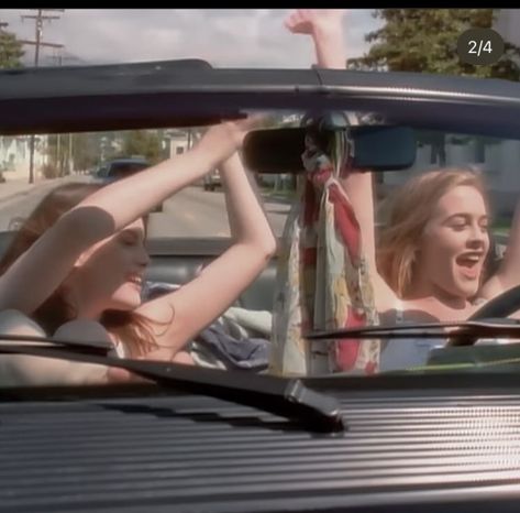 Alicia Silverstone Aerosmith, Alicia Silverstone 90s, Liv Tyler 90s, 90s Music Videos, Tyler Aerosmith, The Stranger Movie, Alicia Silverstone, Weird Gif, Crazy Wallpaper