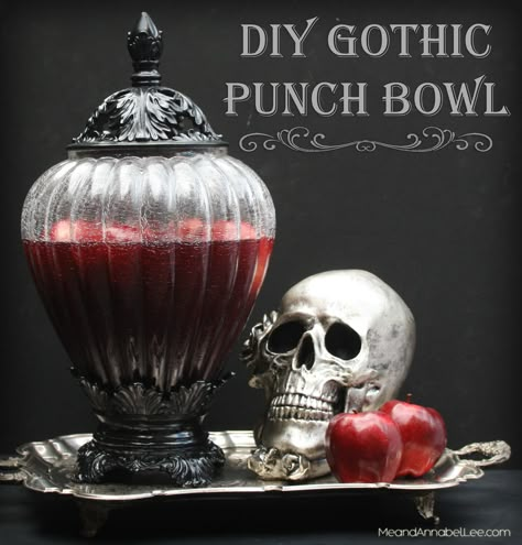 Punch Halloween, Diy Gothic, Vampire Party, Halloween Punch, Tea Favors, Annabel Lee, Halloween Entertaining, Bobbing For Apples, Halloween Party Dinner