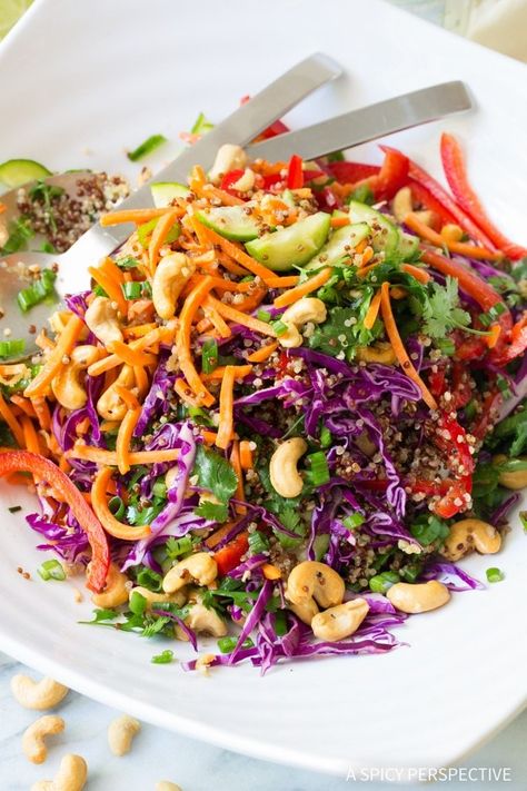 Quinoa Salad Recipes Healthy, Thai Quinoa Salad, Aesthetic Chicken, Thai Quinoa, Salad Aesthetic, Chicken Honey, Quinoa Salad Recipe, Super Salads, Tabbouleh Salad