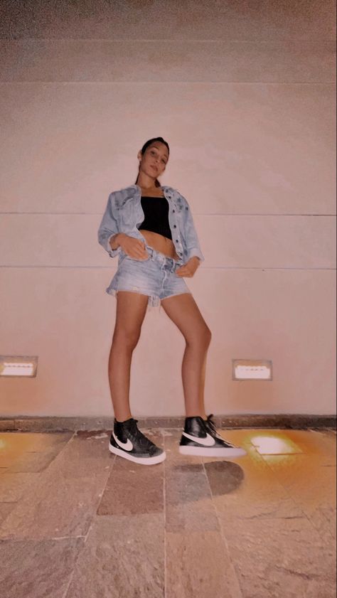 Black Nike Blazer Outfit, Outfit Argentina, Nike Blazer Mid, Blazer Mid, Nike Blazer, Nike Outfits, Inspiration Ideas, Black Nikes, Fashion Inspo Outfits