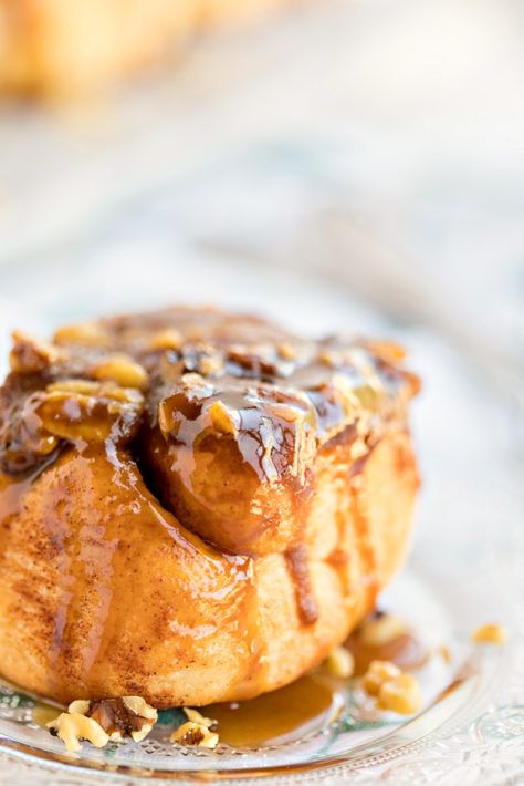 Pecan Caramel Sticky Buns Caramel Pecan Rolls, Caramel Pecan Sticky Buns, Sticky Buns Recipe, Caramel Sticky Buns, Caramel Rolls, Sticky Buns Recipes, Pecan Sticky Buns, Apple Coffee Cakes, Pecan Rolls