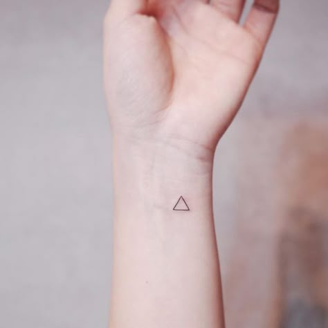 Small Tattoos With Meaning, Triangle Tattoos, Omerta Tattoo, Simple Tattoo Designs, Small Girl Tattoos, Small Meaningful Tattoos, Tattoos Geometric, Back Of Shoulder Tattoo, Tattoos Women