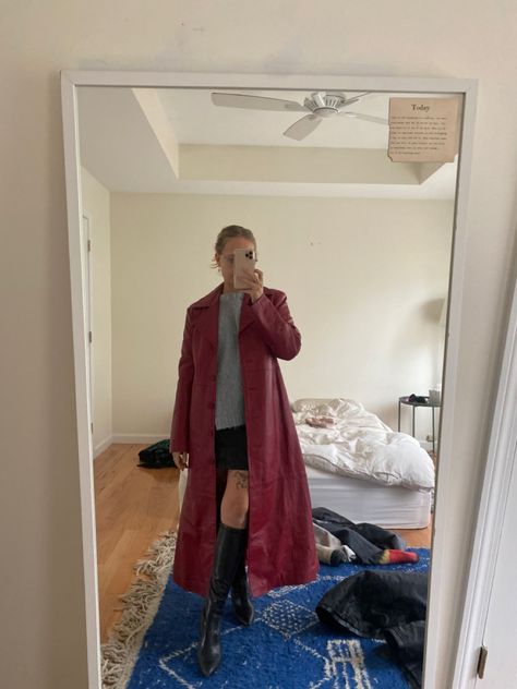 Red Trench Coat Outfit Street Style, Maroon Trench Coat Outfit, Burgundy Leather Trench Coat Outfit, Wine Trench Coat Outfit, Long Red Leather Coat, Long Red Leather Jacket Outfit, Red Leather Coat Outfit, Red Leather Trench Coat, Red Leather Coat Outfits