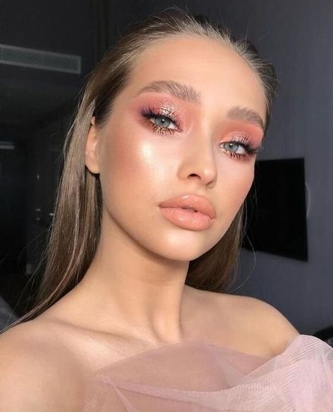 25 Insanely Gorgeous Makeup Looks To Try in 2020 #beauty #makeup #summer #dewy #natural Bright Pink Eye Makeup, Pastel Makeup, Pink Eye Makeup, Formal Makeup, Beauty Make-up, Makijaż Smokey Eye, Braut Make-up, Makeup Eye Looks, Glowing Makeup