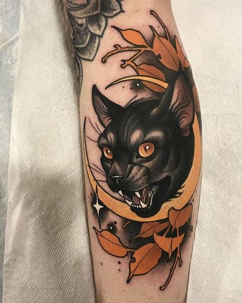 Neo lunar cat tattoo on the arm | www.otziapp.com Traditional Tattoo Animals, Kitty Tattoos, Tier Tattoo, Black Cat Tattoos, Kunst Tattoos, Cat Tattoos, Harry Potter Tattoos, Cat Tattoo Designs, Halloween Tattoo