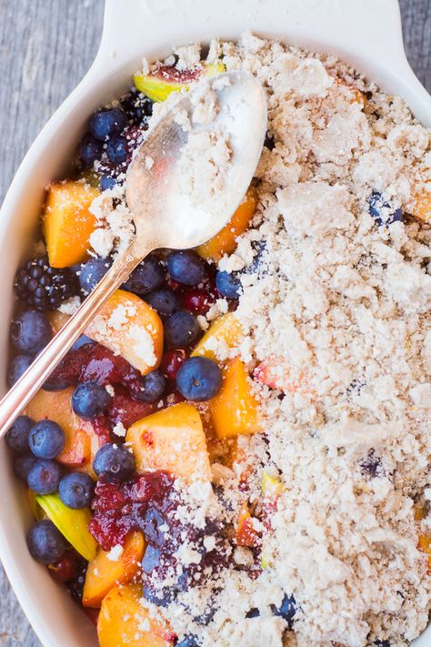 Mixed Fruit Crisp Recipe, Frozen Fruit Crumble, Mixed Fruit Crumble, Fruit Crisps And Cobblers Healthy, Mixed Berry Cobbler Healthy, Fruit Crumble Recipe, Tooty Fruity, Fruit Crisp Recipe, Summer Fruit Desserts