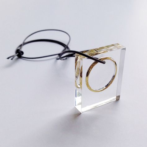 Ted Noten, Geometric Bracelet, Diy Stationery, Plastic Jewelry, Minimal Jewelry, Geometric Necklace, Geometric Jewelry, Geometric Earrings, Glass Jewelry