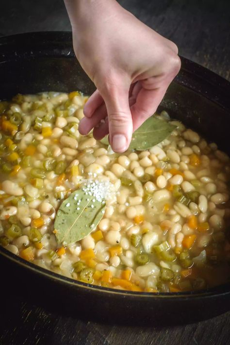 Recipe For Great Northern Beans, Northern Beans Recipe, Beans Recipe Crockpot, Dry Beans Recipe, Beans In Crockpot, Chili Soup, Northern Beans, Bean Soup Recipes, Great Northern Beans