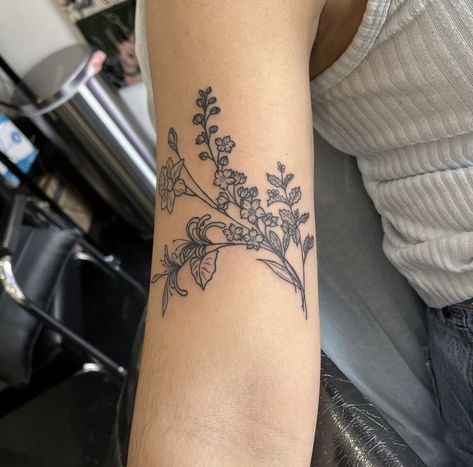 Chest To Arm Tattoo, 60s Tattoo, Fine Line Tattoo Ideas, Line Tattoo Ideas, Fine Line Tattoo, Line Tattoo, Jewelry Tattoo, Dainty Tattoos, Dope Tattoos