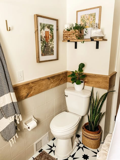 One Shelf Above Toilet, Above Toilet Decor Boho, Boho Toilet Room, Bathroom Shelf Ideas Above Toilet, Above Toilet Ideas, Above The Toilet Decor, Above Toilet Shelf, Above Toilet Decor, Shelf Above Toilet