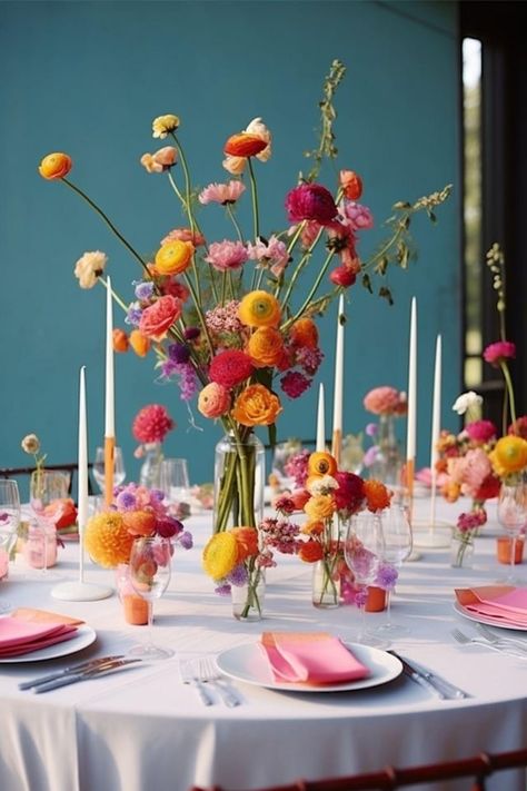 Bright Colorful Centerpieces, Orange Plates Table Settings, Sunset Table Decor, Pink And Orange Event Decor, Peach Pink Orange Wedding Flowers, Sunset Table Setting, Pink And Orange Table Setting, Simple Table Decorations Wedding, Pink Orange Wedding