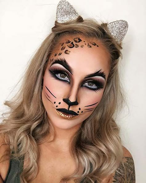 Adult Cat Makeup Halloween, Kitty Cat Halloween Makeup, Kitty Makeup Halloween, Cat Costumes Women, Leopard Makeup Halloween, Halloween Make Up Looks, Simple Cat Makeup, Karneval Diy, Cat Halloween Makeup