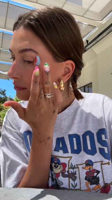 Hailey Bieber Nails 2024, Hailey Bieber Nail Trend, Celebrity Nails 2024, Hailey Bieber Home, Haily Biber Nailart, Hailey Baldwin Nails, Haylie Bieber Nails, Hayley Bieber Nails, Haley Bieber Nails