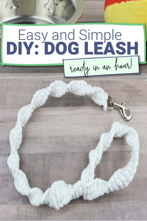 DIY dog leash, how to make a dog leash, dog leashees Paracord Dog Leash Tutorial, Diy Dog Leash, Dog Leash Diy, Homemade Dog Toys, Dog Craft, Paracord Dog Leash, Dogs Diy Projects, Dog Toys Indestructable, Macrame Plant Hanger Tutorial