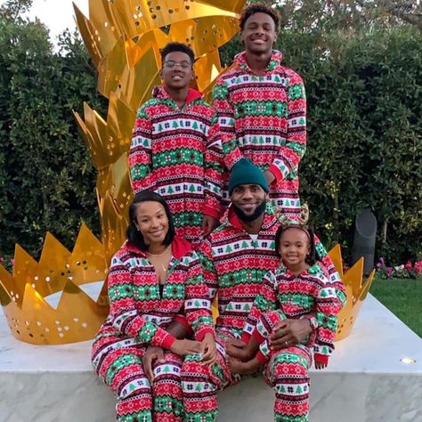 A Roundup Of Our Favorite Family Christmas Photos From Diddy, Kenya Moore, LeBron James, Will Smith & More - Essence Lebron James Finals, Lebron James And Wife, Savannah James, Lebron James Family, Lebron James Jr, Lebron James Wallpapers, Family Christmas Outfits, Lebron James Lakers, Cute Family Photos